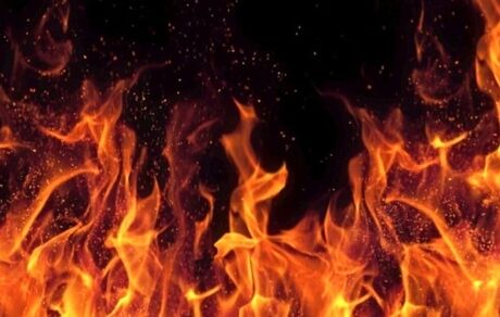 مردی با نزین همسر و پدرزنش را آتش زد