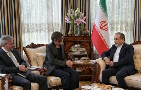 دیدار عراقچی با رئیس کمیته بین‌المللی صلیب سرخ