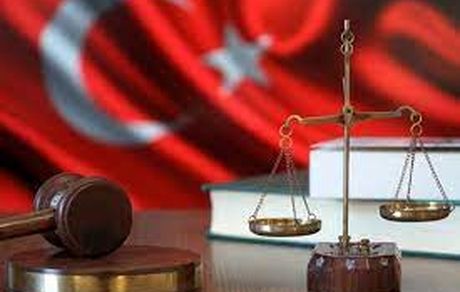 یک خواننده مشهور ترکیه بدلیل کنایه به مدارس مذهبی بازداشت شد