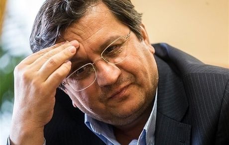 همتی: ‌تورم انتظاری رو به کاهش است