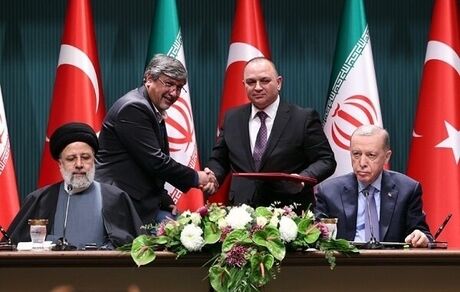 امضای موافقتنامه اتصال شبکه های برق ایران و ترکیه