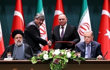 امضای موافقتنامه اتصال شبکه های برق ایران و ترکیه