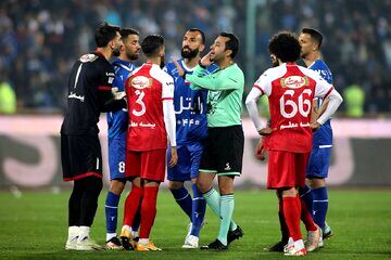 استقلال، پرسپولیس را تهدید کرد