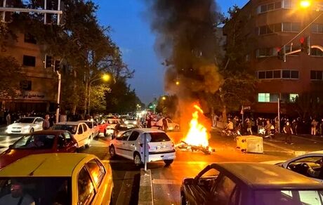 در واکنش‌ برخی فعالان رسانه‌ای خارجی به ناآرامی‌ها ایران مطرح شد: جای خالی «حقوق بشر» و «حقوق زنان» در تحریم‌های آمریکا علیه ایران