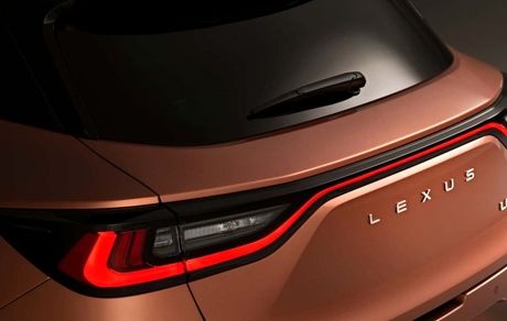 لکسوس LBX معرفی شد
