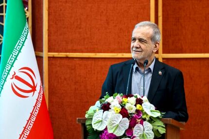 رئیس جمهور: من کسی نیستم که در مقابل مردم بایستم