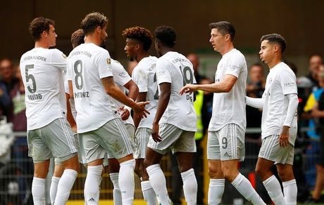 بایرن مونیخ با شکست پادربون صدرنشین شد