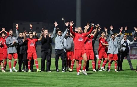 تراکتور با ۵ گل صدرنشینی‌اش در لیگ برتر را تثبیت کرد