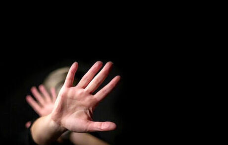 تجربه خشونت توسط ۷۷ درصد زنان ایرانی در دوران قرنطینه/ رشد آزارهای اینترنتی زنان در جهان