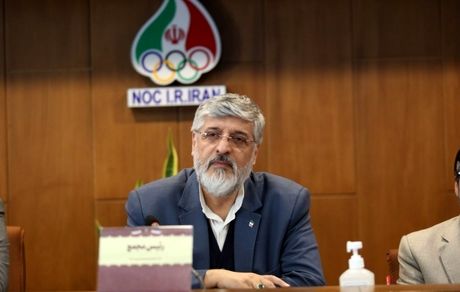 پولادگر با تکذیب ادعای وزیر ورزش: استقلال از آسیا حذف شده ولی پرسپولیس نه
