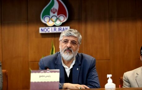 پولادگر با تکذیب ادعای وزیر ورزش: استقلال از آسیا حذف شده ولی پرسپولیس نه