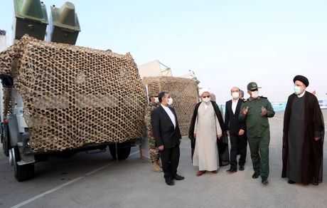 مردم خیالشان از امنیت کشور آسوده است / ارتش و سپاه در دل ملت جای دارند