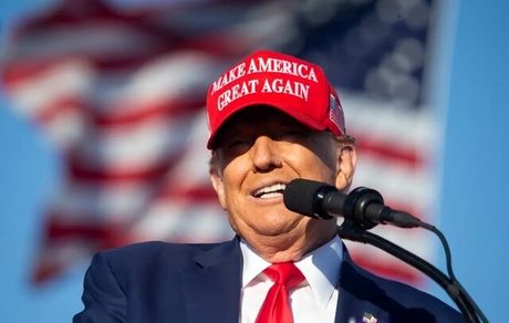 ترامپ: بایدن فردی احمق است