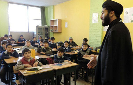 ۴۵۰ روحانی و مبلغ حوزه‌های علمیه جذب آموزش و پرورش شدند