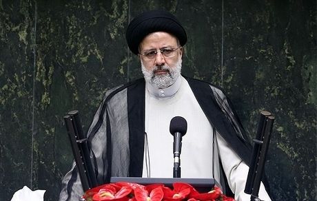 برای دفاع از وزیر پیشنهادی، رئیس جمهور وارد مجلس شد