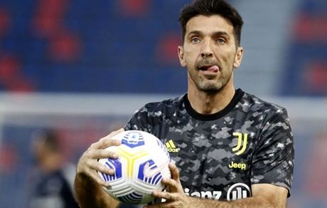  بوفون به بارسلونا پاسخ منفی داد