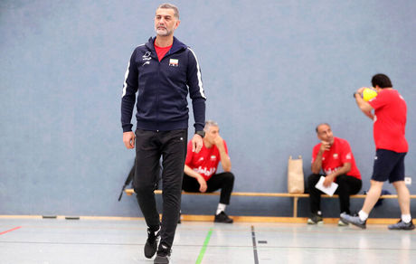 ویزای سرمربی تیم ملی والیبال صادر نشد