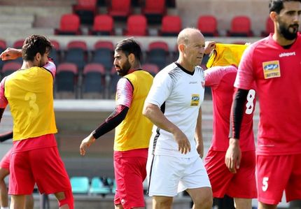زمزمه جدایی چند بازیکن پرسپولیس در نیم‌فصل به بهانه نیمکت‌نشینی