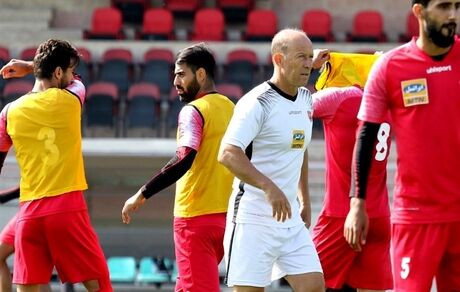 زمزمه جدایی چند بازیکن پرسپولیس در نیم‌فصل به بهانه نیمکت‌نشینی