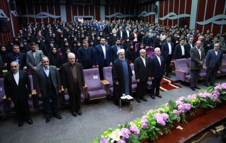
روحانی به دانشگاه فرهنگیان رفت
