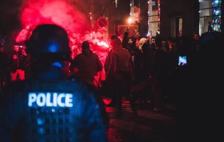 پلیس فرانسه، ۱۰۰ هوادار مراکشی را در پاریس دستگیر کرد