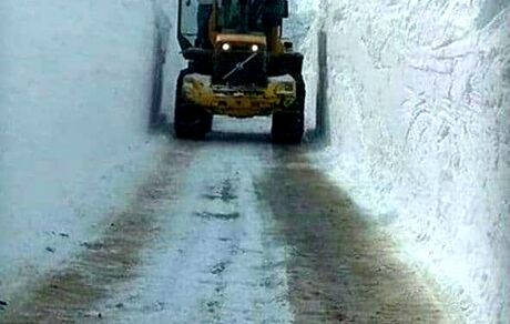 بارش ۶ متری برف در گردنه گله بادوش استان لرستان