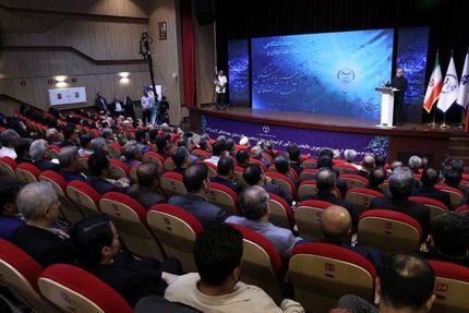 رئیس جمهور: راهحل اساسی تغییر در کشور از مسیر خدمات دانشمندان و عالمانی است که دغدغه حل مشکلات ملی را دارند