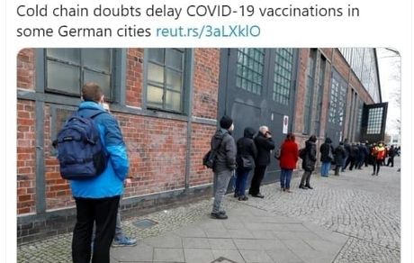 صف دریافت واکسن کرونا در آلمان / عکس