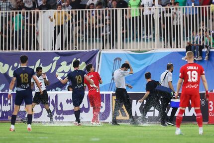 بدلیل اتفاقات بازی با تراکتور، هواداران چادرملو اردکان محروم شدند