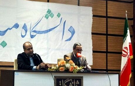 ایزدخواه: جنبش دانشجویی همواره از جریان‌های بیرون دانشگاه ضربه خورده است