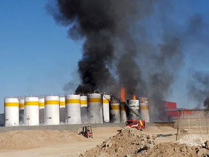 ادامه آتش سوزی مینی پالایشگاه هیدروکربن بیرجند