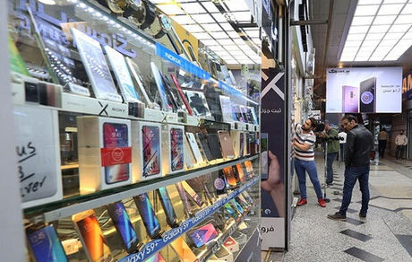 تجمع و اعتراض کسبه و مغازه‌داران تهران بدلیل نوسانات ارزی