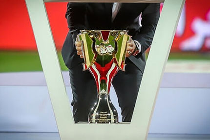 رونمایی از جام قهرمانی پرسپولیس در لیگ نوزدهم/ وعکس