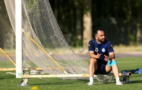 ناراحتی هافبک استقلال از بلاتکلیفی