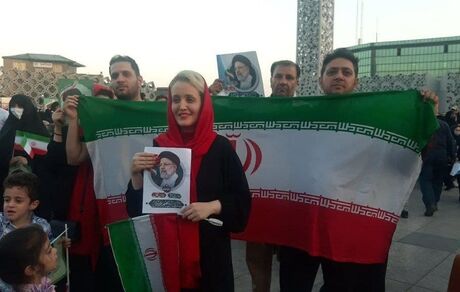 جشن پیروزی طرفداران سیدابراهیم رئیسی در قم، تهران و مشهد