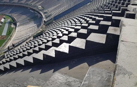 خبر بد برای سرخابی‌ها: بازسازی ورزشگاه آزادی تا پایان مهر ادامه دارد