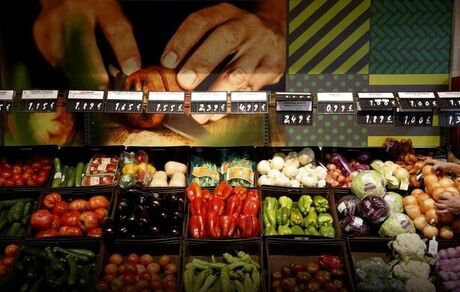 کاهش قیمت مواد غذایی برای دومین ماه متوالی