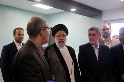 رئیس جمهور یک بیمارستان را در استان فارس افتتاح کرد