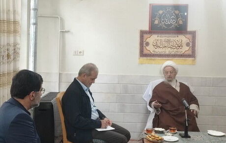 رئیس جمهور با آیت الله مکارم دیدار کرد