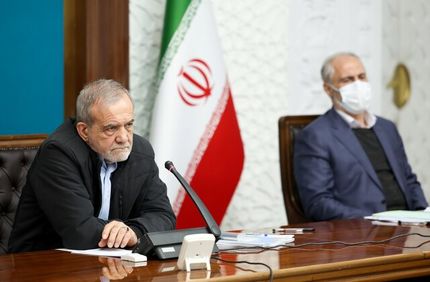 تاکید رئیس جمهور بر ارتقاء و استانداردسازی زیرساخت‌های لازم برای توسعه دریامحور 
