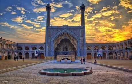ورود موتورسیکلت به مسجد جامع اصفهان ممنوع شد