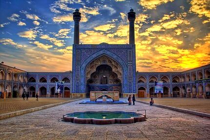 ورود موتورسیکلت به مسجد جامع اصفهان ممنوع شد