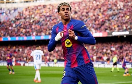 بارسلونا با درخشش یامال و بازگشت رافینیا به صدر صعود کرد