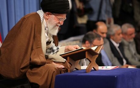 تفسیر آیات قرآن توسط رهبر انقلاب/ نتیجه فراموشی نعمت‌های خدا