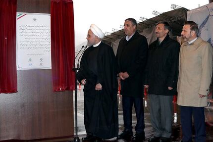 
روحانی: منطقه یک آزادراه تهران-شمال، نمایشی از قدرت مهندسی مهندسان ایرانی است
