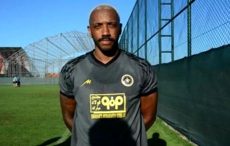 باشگاه سپاهان درگیر شدن بازیکن خارجی خود در رستوران را تکذیب کرد