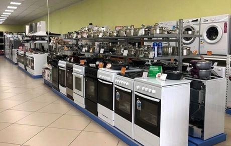 رئیس اتحادیه فروشندگان لوازم خانگی: نوسانات نرخ دلار تاثیری بر قیمت لوازم خانگی نداشت/ افزایش قیمت خودزنی است!