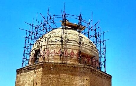 آغاز  مرمت گنبد و گنبدخانه مسجد جامع تاریخی گلپایگان پس از ۳۰ سال
