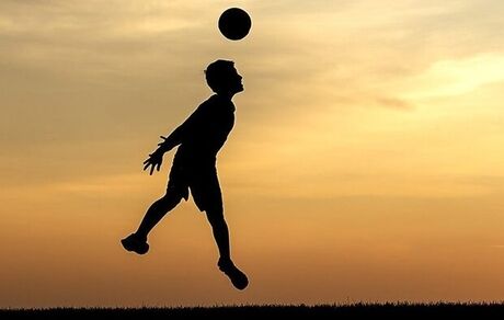 زدن ضربه سر برای فوتبالیست‌های زیر ۱۲ سال در انگلیس ممنوع شد