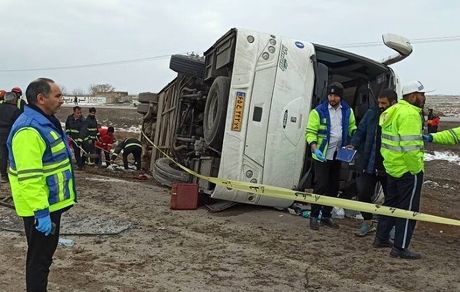مصدومیت ۱۸ نفر در تصادف یک اتوبوس در استان خراسان جنوبی